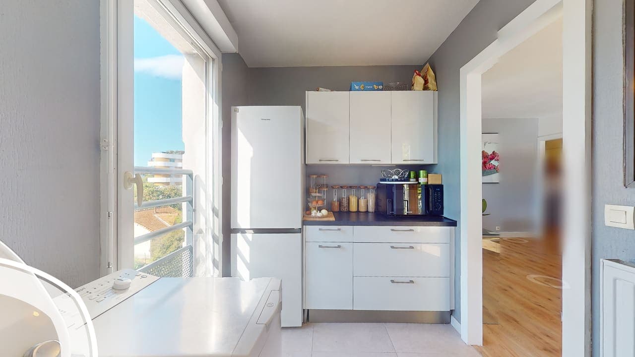 Appartement T2 de 47 m² avec terrasse et garage face à la Nouvelle Mairie — meublé — visite virtuelle 3D, photo 3