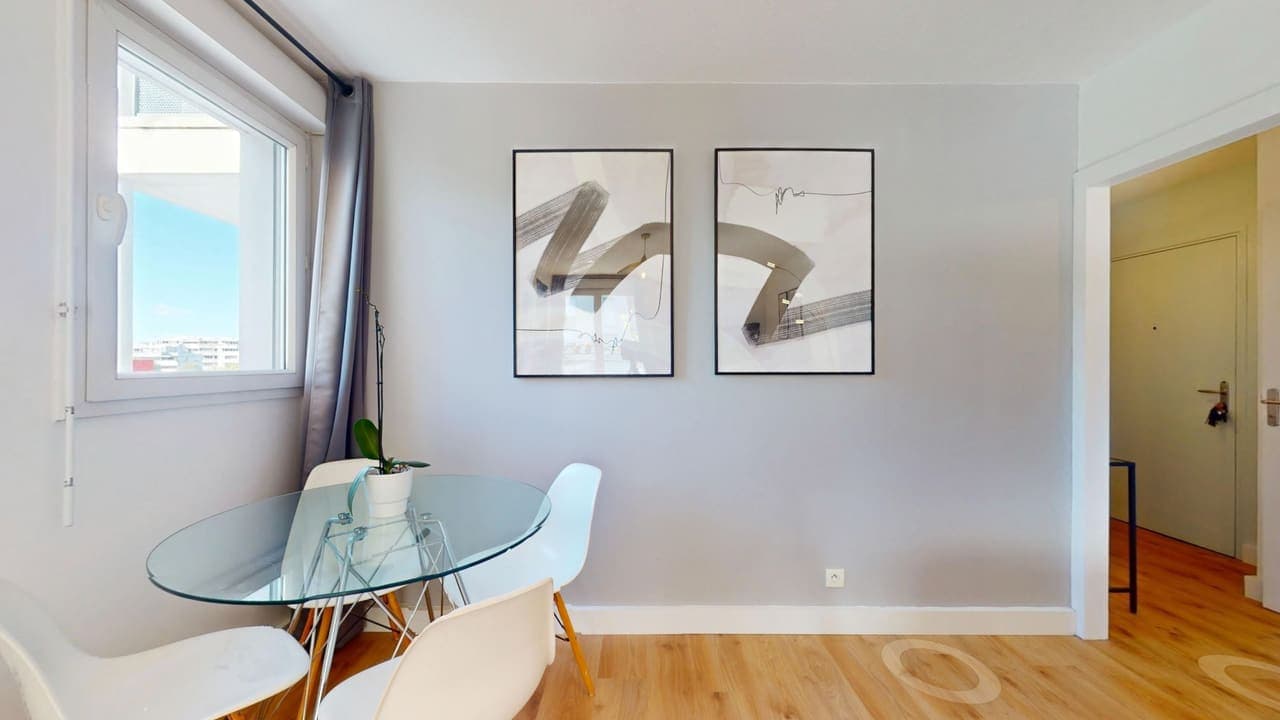 Appartement T2 de 47 m² avec terrasse et garage face à la Nouvelle Mairie — meublé — visite virtuelle 3D, photo 4