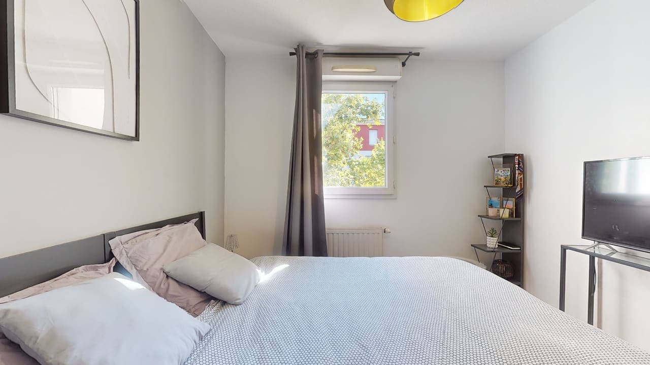 Appartement T2 de 47 m² avec terrasse et garage face à la Nouvelle Mairie — meublé — visite virtuelle 3D, photo 8