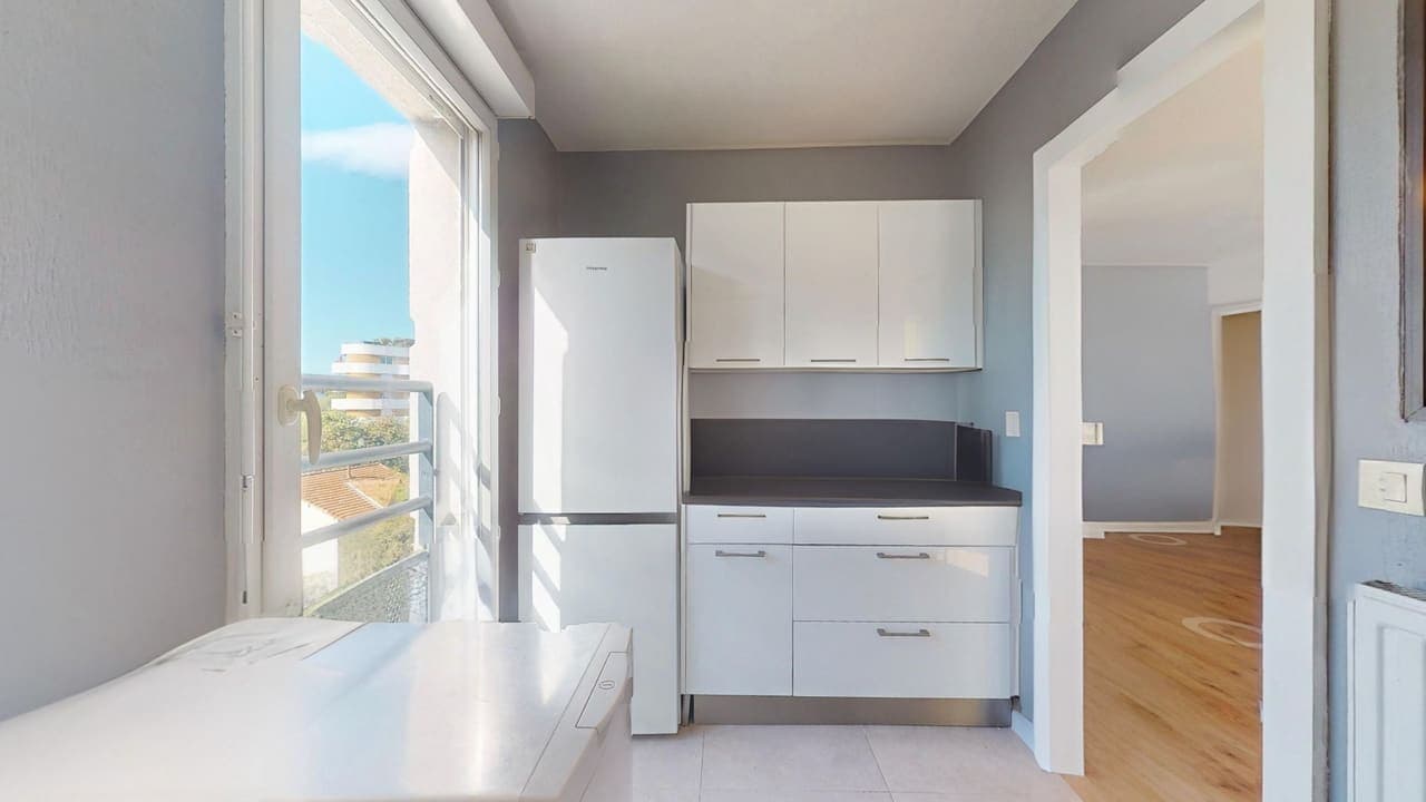 Appartement T2 de 47 m² avec terrasse et garage face à la Nouvelle Mairie — démeublé — visite virtuelle 3D, photo 3
