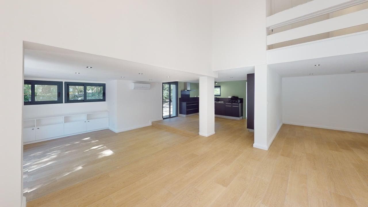 Maison rénovée à Assas — visite virtuelle 3D, photo 3
