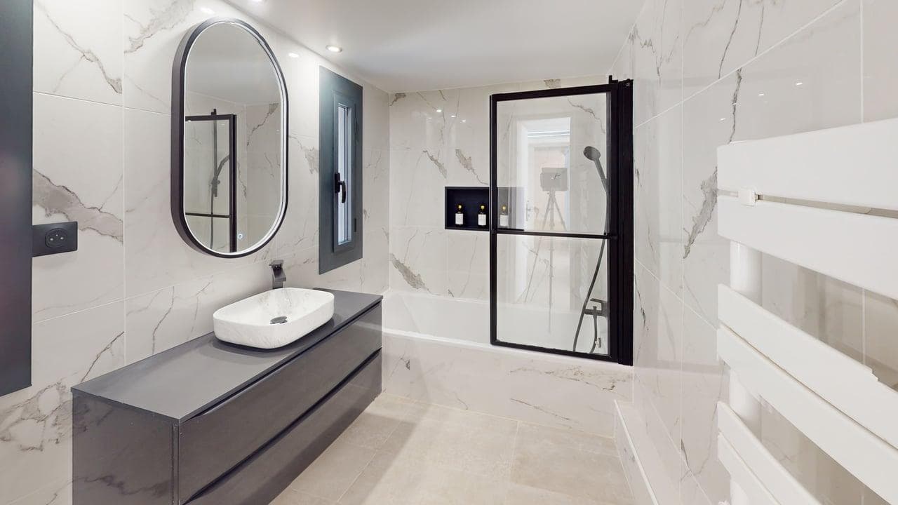 Maison rénovée à Assas — visite virtuelle 3D, photo 10