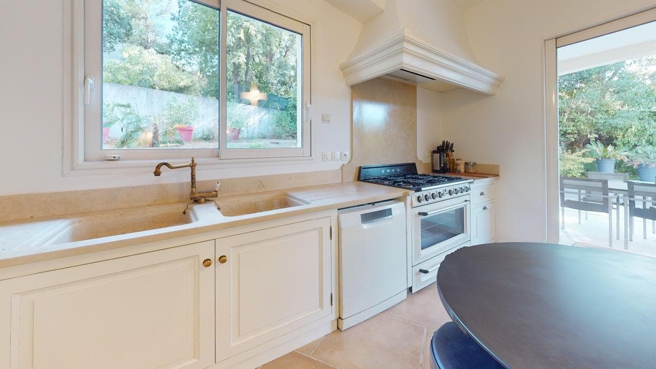 Maison de 200 m² avec piscine à Montferrier-sur-Lez — meublé — visite virtuelle 3D, photo 4