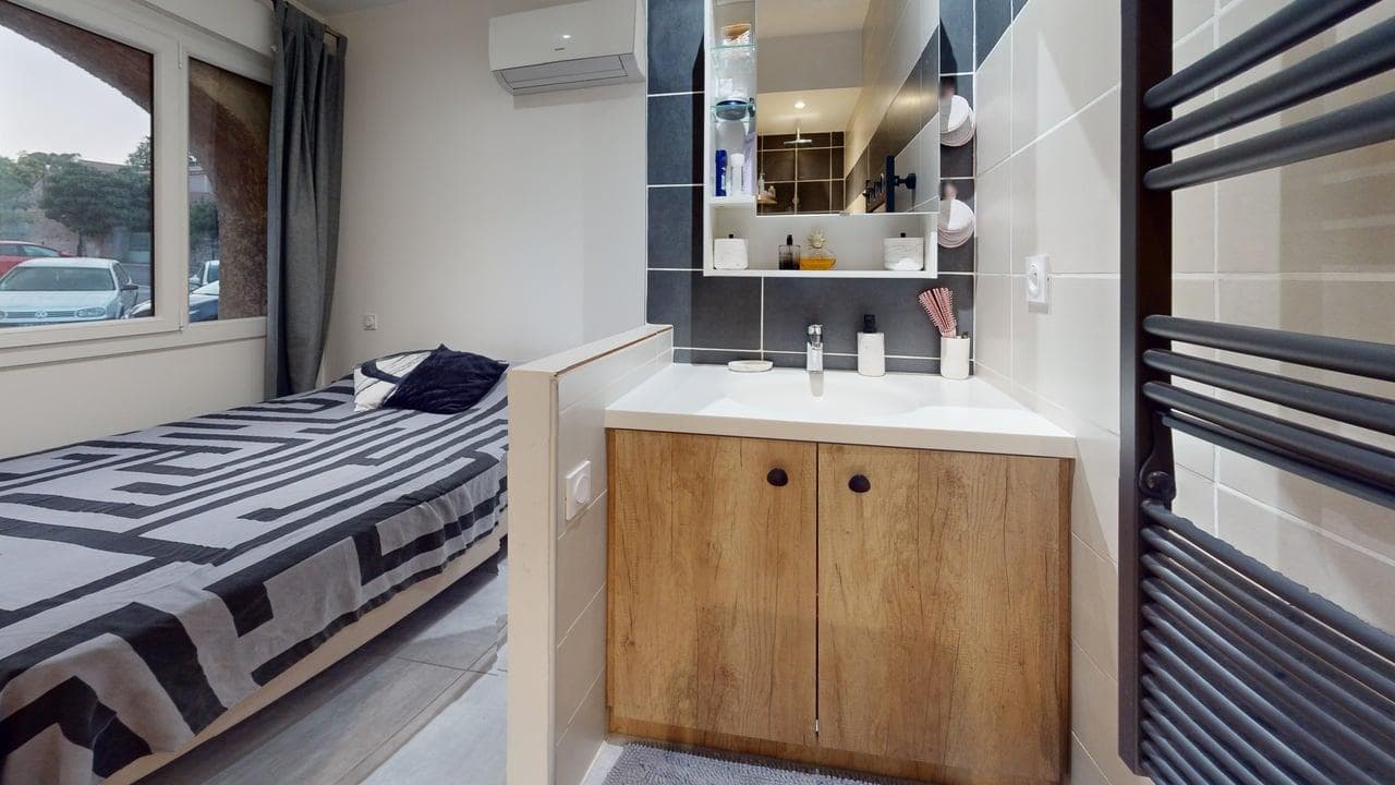 Maison de village rénovée de 90 m² à Assas — meublé — visite virtuelle 3D, photo 12