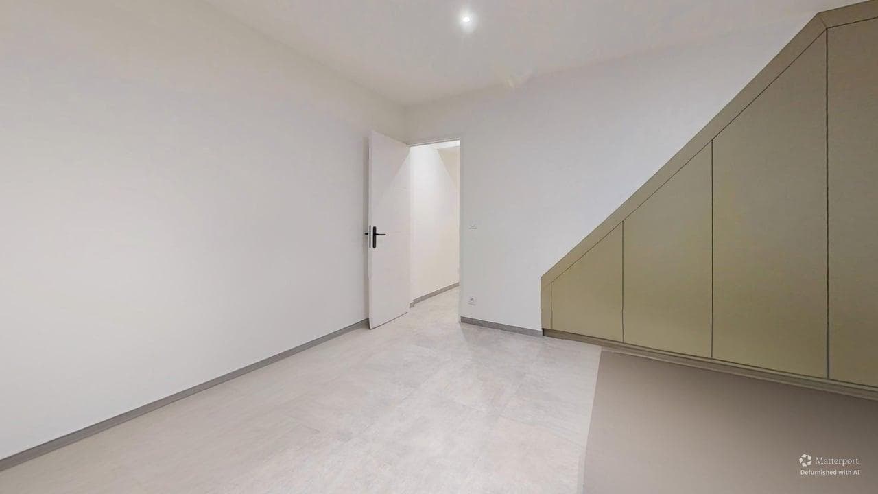 Maison de village rénovée de 90 m² à Assas — démeublé — visite virtuelle 3D, photo 9