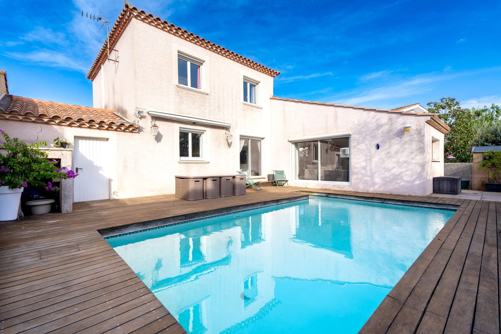 Villa Pérols — reportage photo Belle maison avec piscine en impasse à Pérols